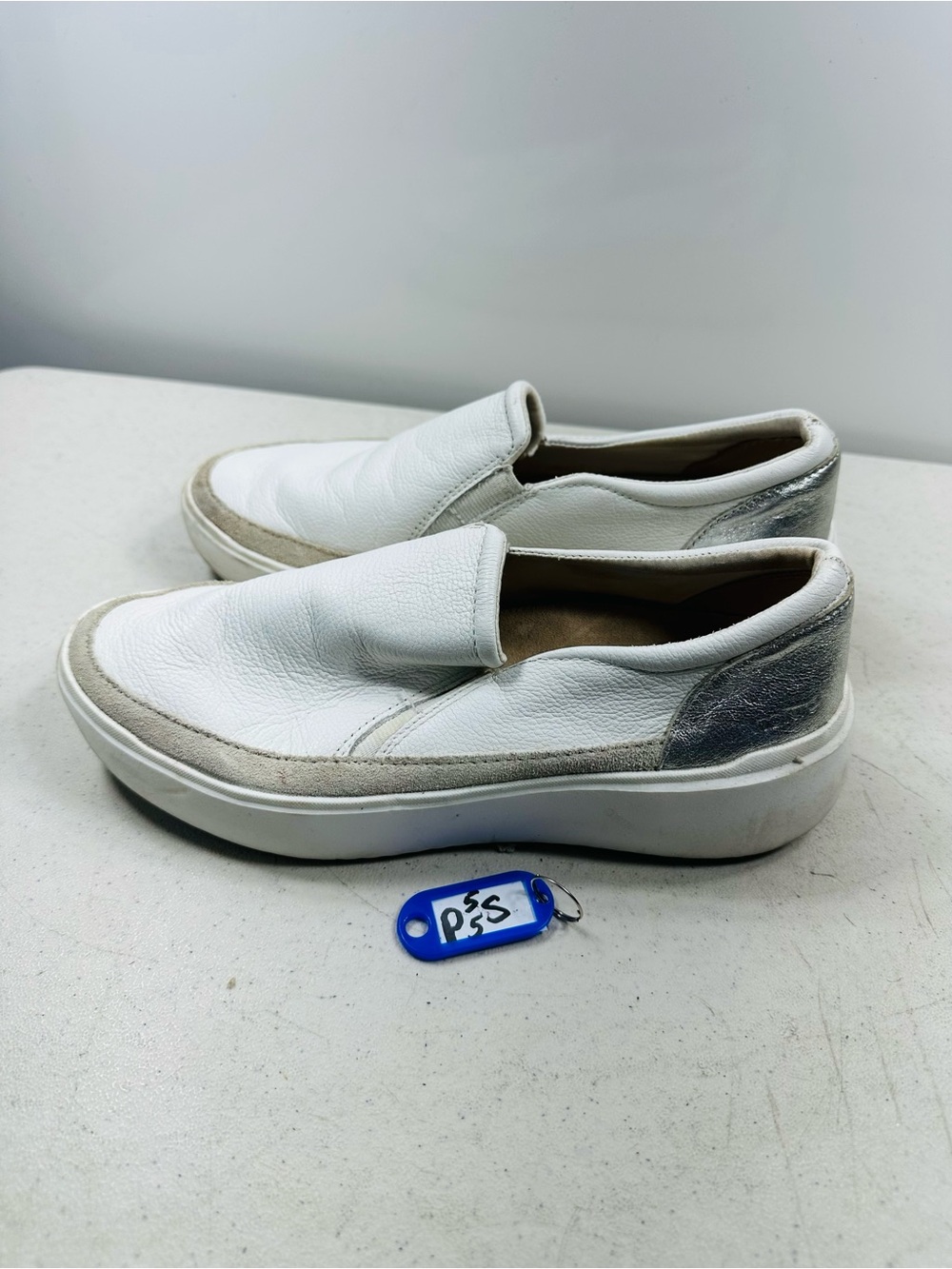 Vionic Womens Kearny Sneaker size 6